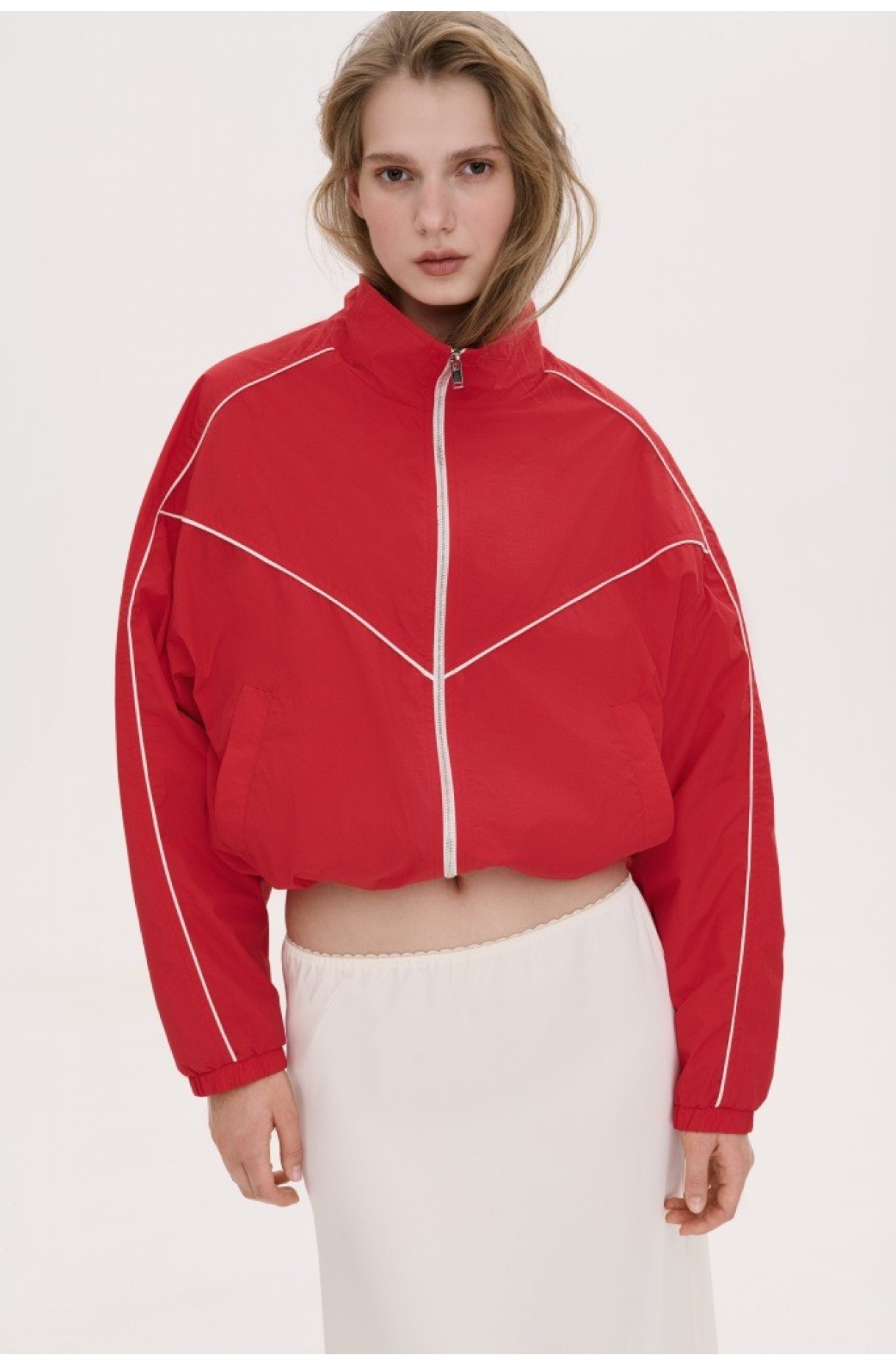 УКОРОЧЕНА КУРТКА-БОМБЕР З АКЦЕНТОМ НА ГЕОМЕТРІЮ 1264 зображення 28