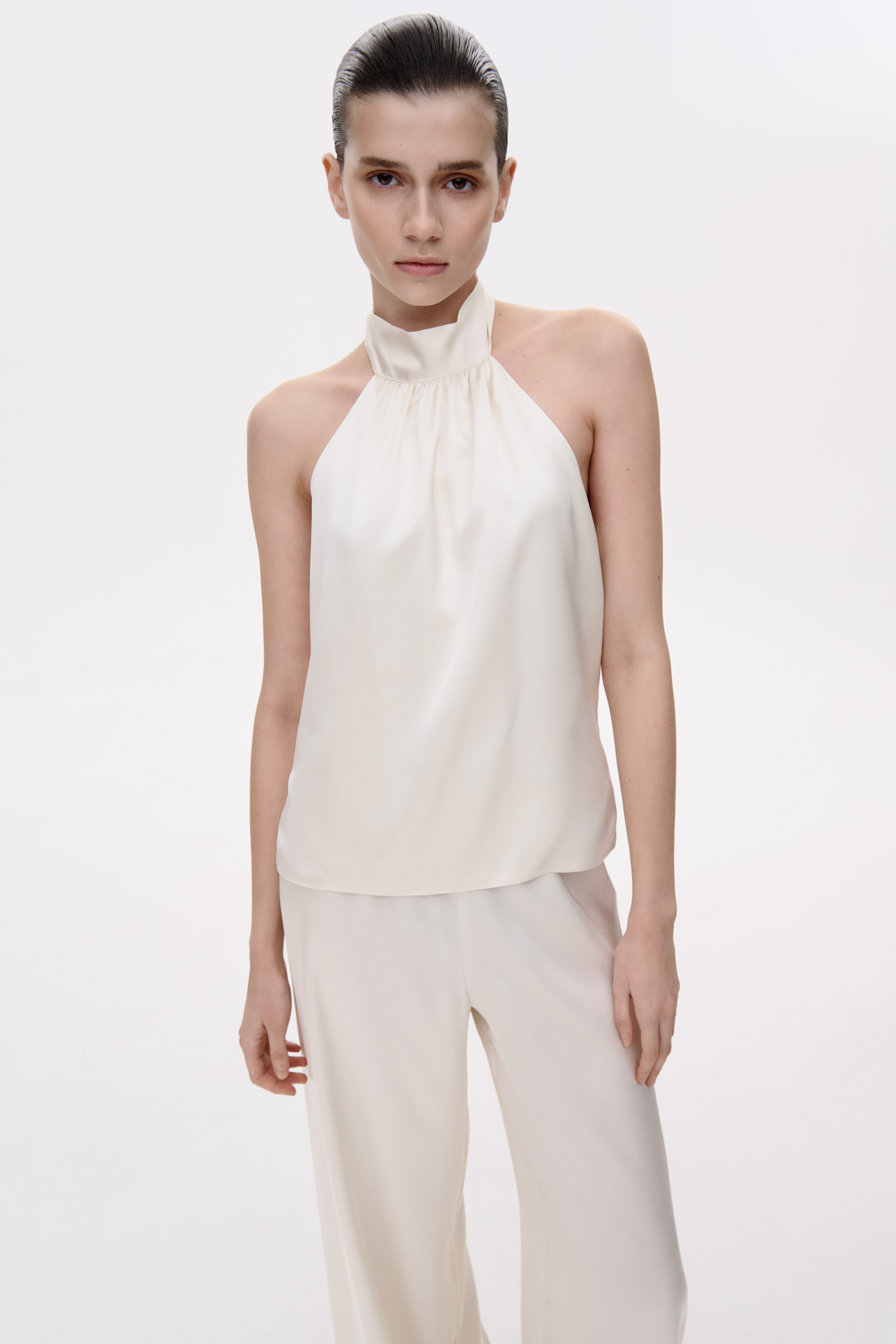 ТОП-ХАЛЬТЕР ІЗ ВІДКРИТОЮ СПИНОЮ ТА ЗАВʼЯЗКОЮ НА ШИЇ 1237 зображення